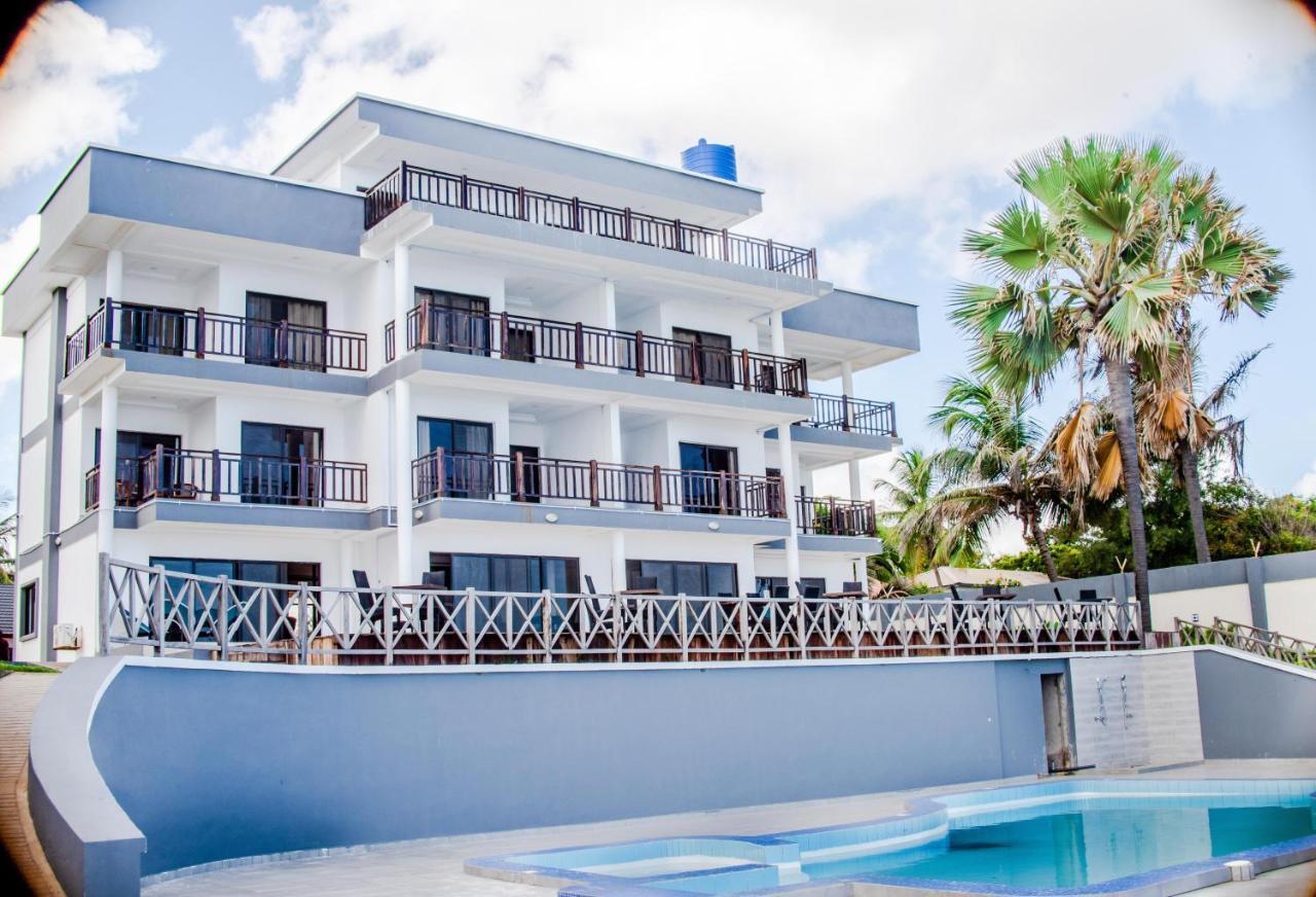 Majula Boutique Hotel Serrekunda Exterior photo