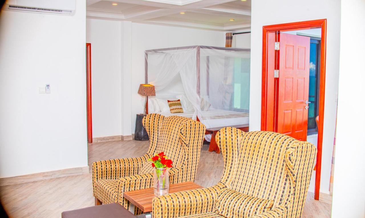 Majula Boutique Hotel Serrekunda Exterior photo