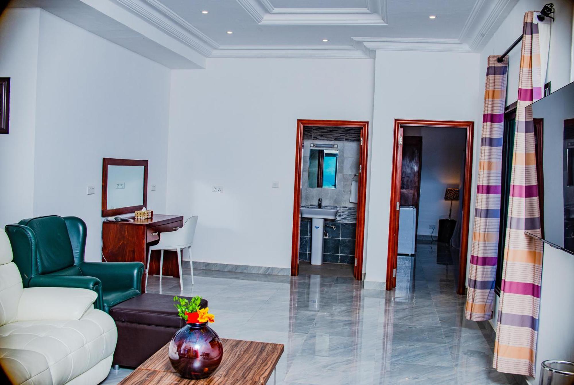 Majula Boutique Hotel Serrekunda Exterior photo